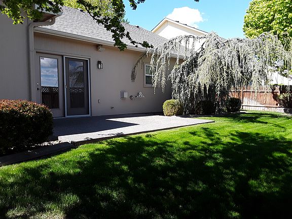 4th image of 2510 W 32nd Ave