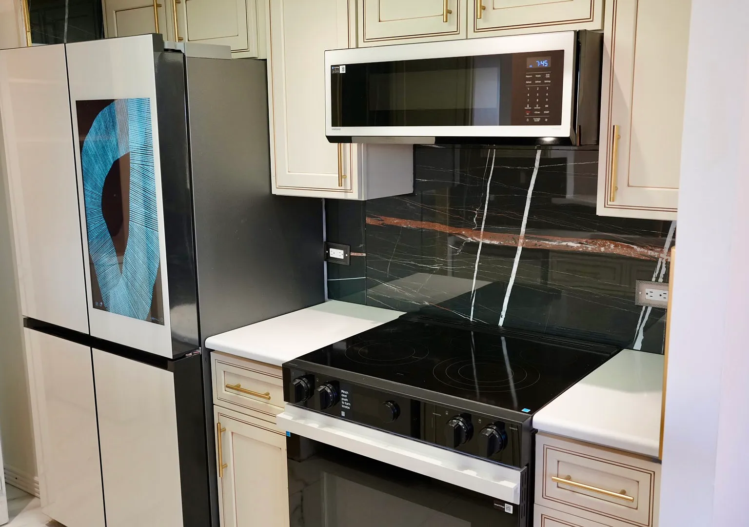 2 bed, 1095 sqft, $2,100 — Photo 3