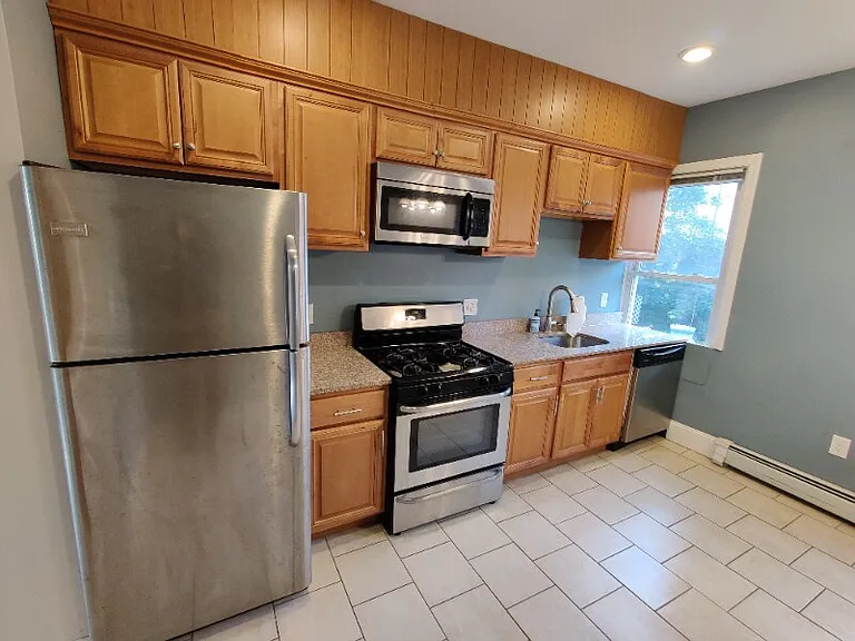 21 Rossmore St #1 — Photo 2