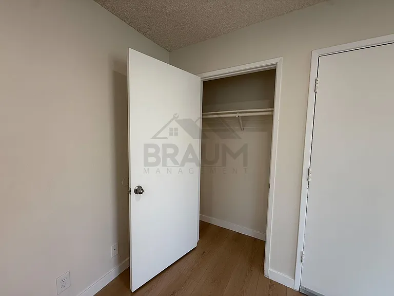 14801 DELANO — Photo 9