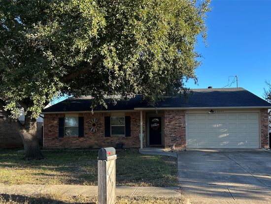 6440 Buckingham Trl, North Richland Hills, TX 76182