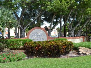 1500 The Pointe Dr, West Palm Beach, FL 33409