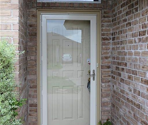 2nd image of 507 Medina Dr