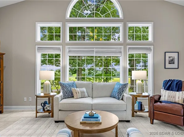 50 Southshore Pl, Sunrise Beach, MO 65079