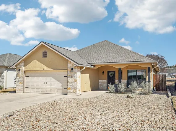 1911 Weston Loop N, Kerrville, TX 78028