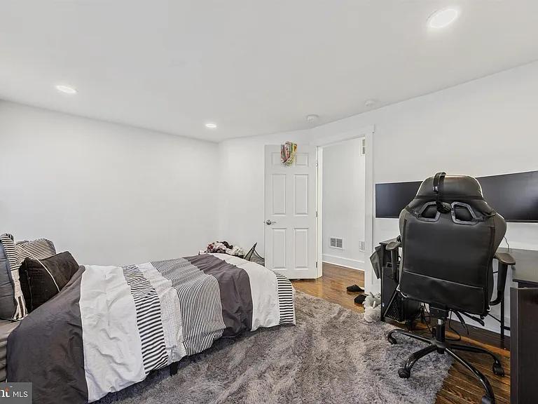 14 Maple St — Photo 13