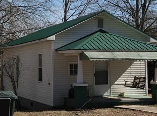 309 S Mountain St, Cherryville, NC 28021