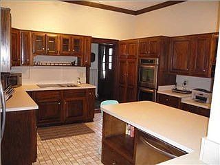 5th image of 3515 Lincoln Ave
