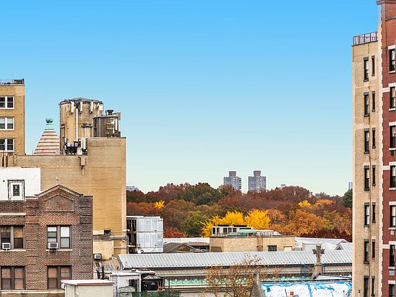3rd image of 23 W 73rd St APT 915