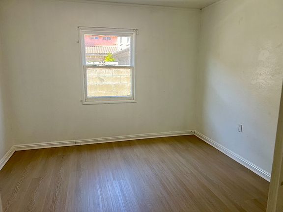 4th image of 1059 Larimore Ave