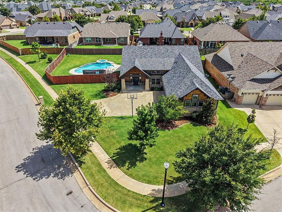 1st image of 8408 NW 135th Ter