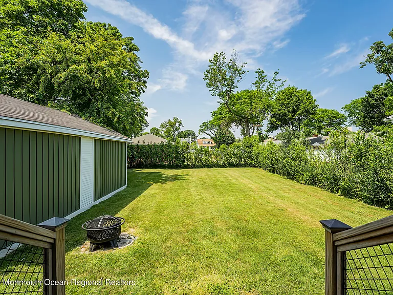 132 Sampson Pl — Photo 18