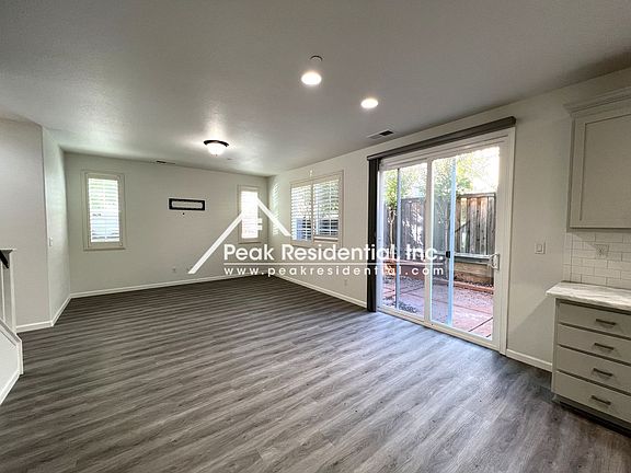 5th image of 288 Barnhill Dr