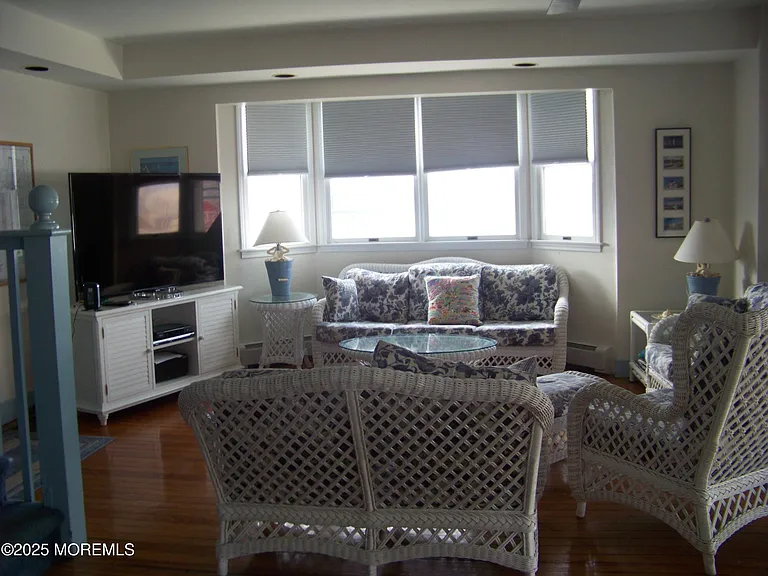 336 East Ave — Photo 10