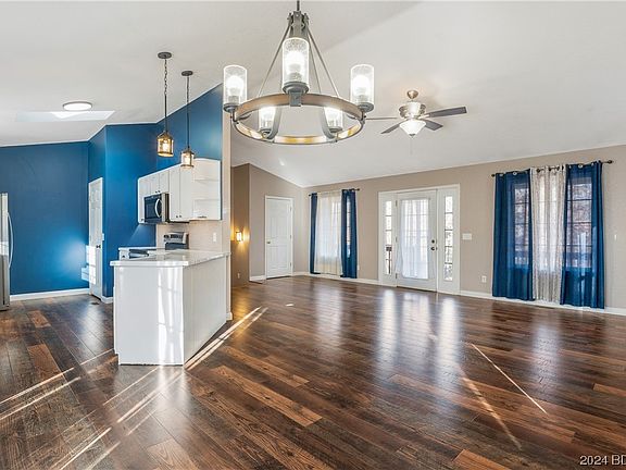 4th image of 714 Twisted Oaks Dr
