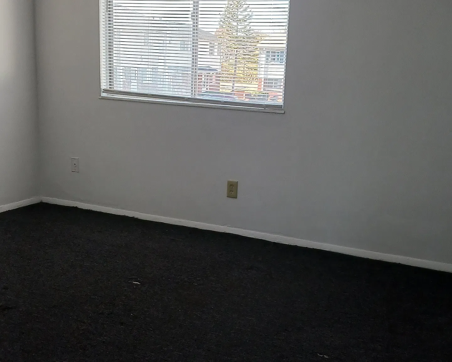 3 bed, 1300 sqft, $1,700 — Photo 4