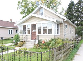 822 S 18th St, Manitowoc, WI 54220