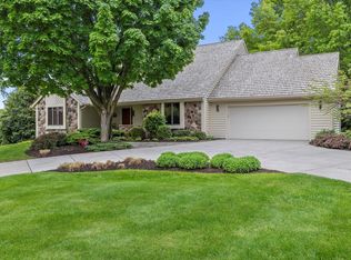 2915 Brendon Way, Waukesha, WI 53188