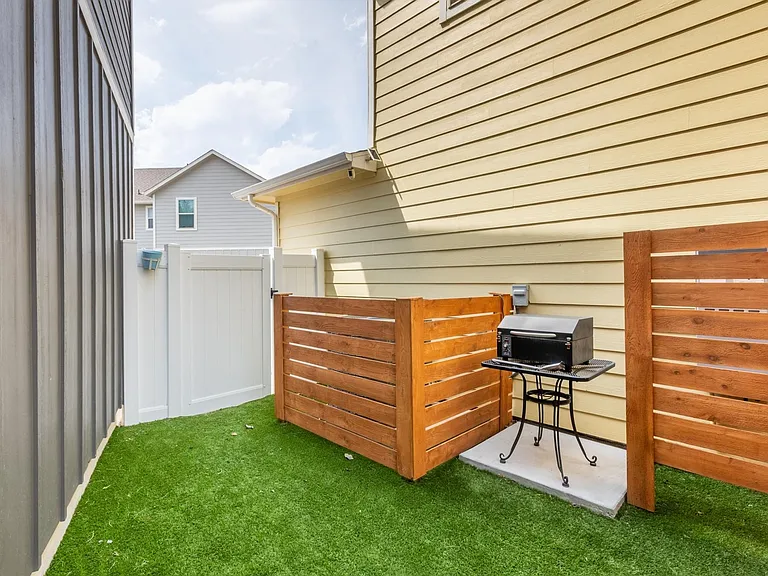 7801 Frida Bnd — Photo 24