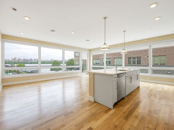 10 Main St #101