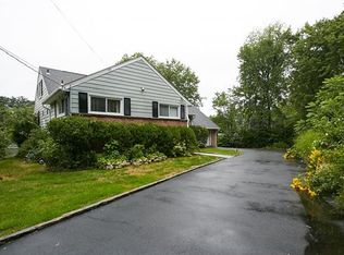 34 Arbor Dr, New Rochelle, NY 10804