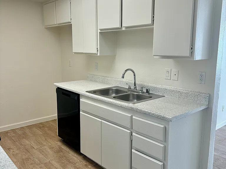Mountain Gate Apartments — Photo 7