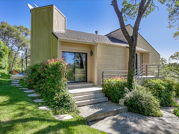 3rd image of 601 Blue Oak Ct