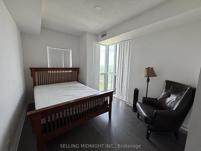 5162 Yonge St #Penthouse 301 — Photo 7