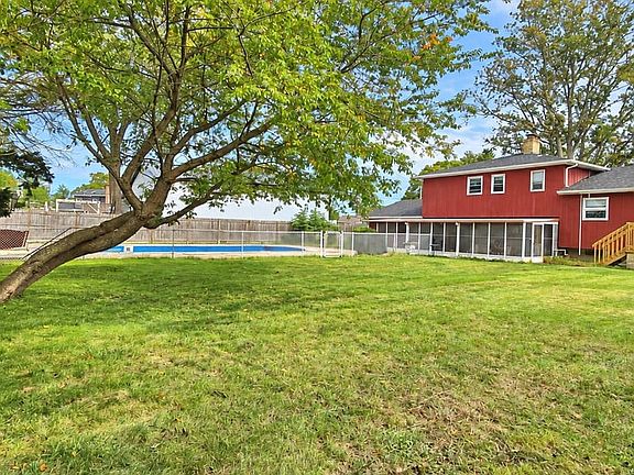 5th image of 412 Meredith Ln