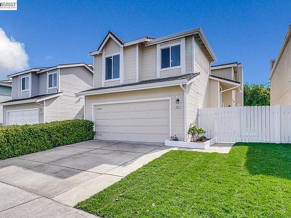 3rd image of 4691 Rousillon Ave