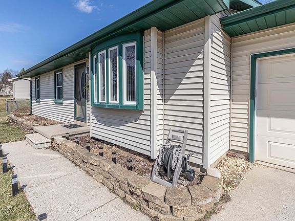 2nd image of 1570 Jacqueline Dr