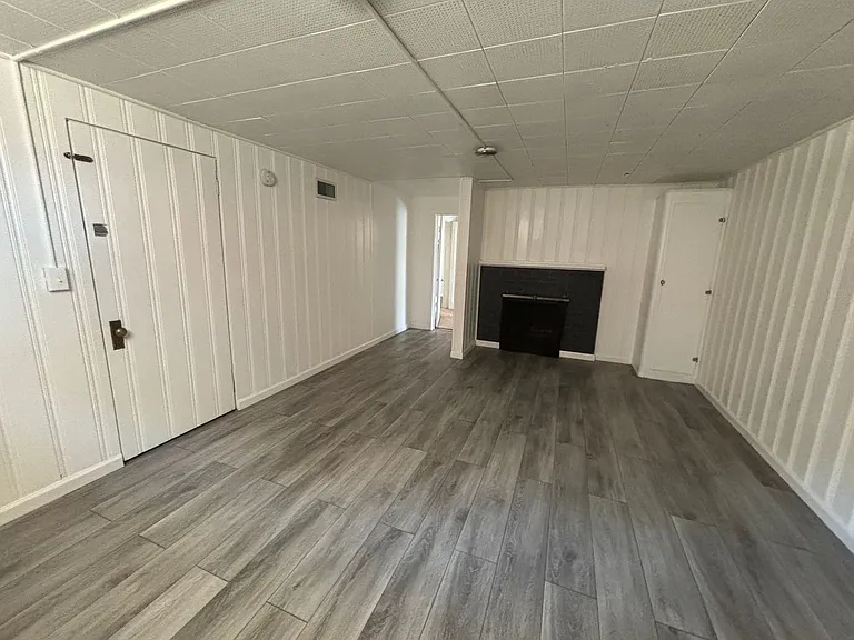 PM-254 1808 E 19th Street — Photo 21