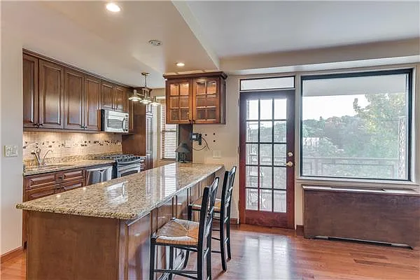 Sold by Exclusive Properties Sotheby's International Realty | media 15