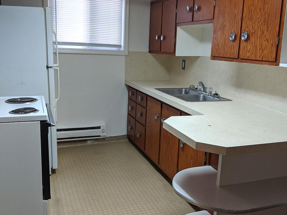 2nd image of 549 N Water Ave APT 10