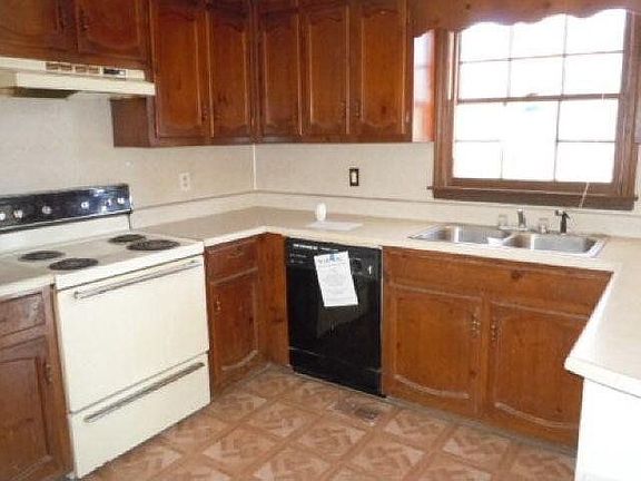 3rd image of 56 Deerfield Ln