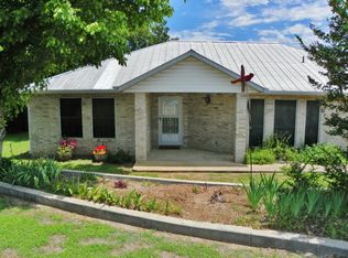 109 Independence Pkwy, Comfort, TX 78013