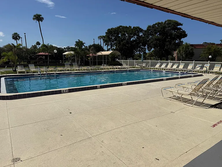 96 Spring Lake Dr #205 — Photo 10