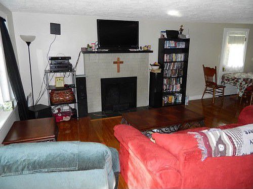 4th image of 4404 Goodview St