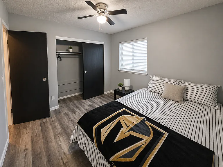 6353 Greyhawk Ave — Photo 10