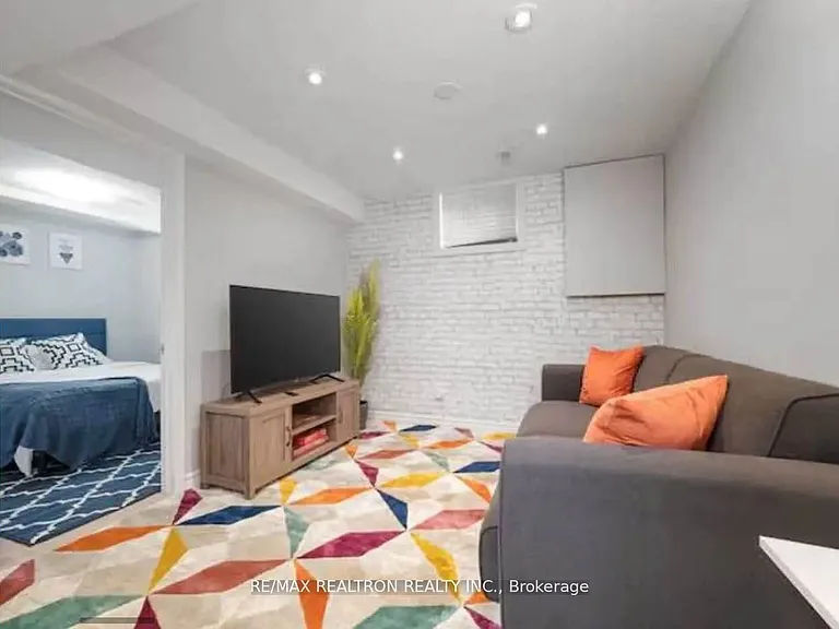 1188 Shadeland Dr #LOWER — Photo 5