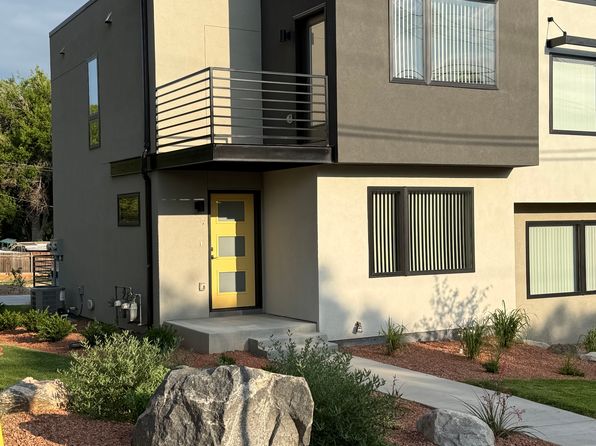 207 S Prairie Ave #207