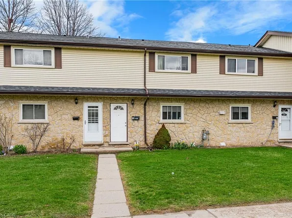 144 Jansen Ave #10, Kitchener, ON N2A 2L7