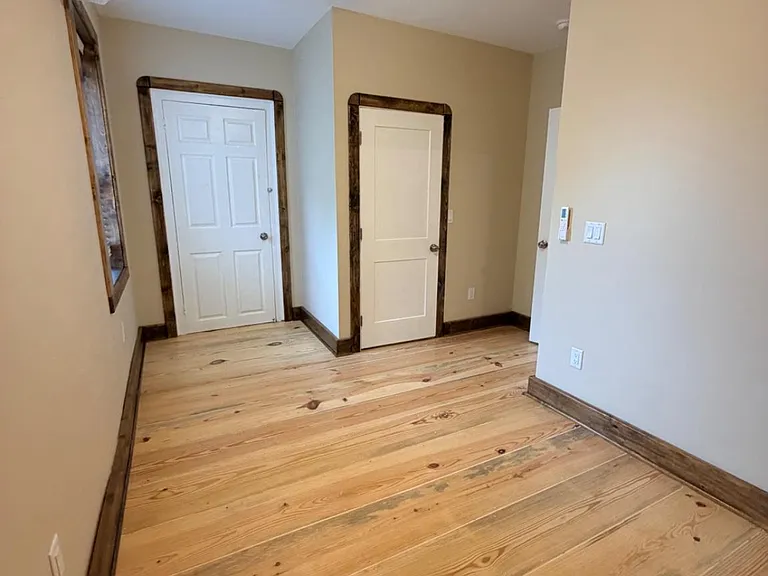 121 E Union St — Photo 28