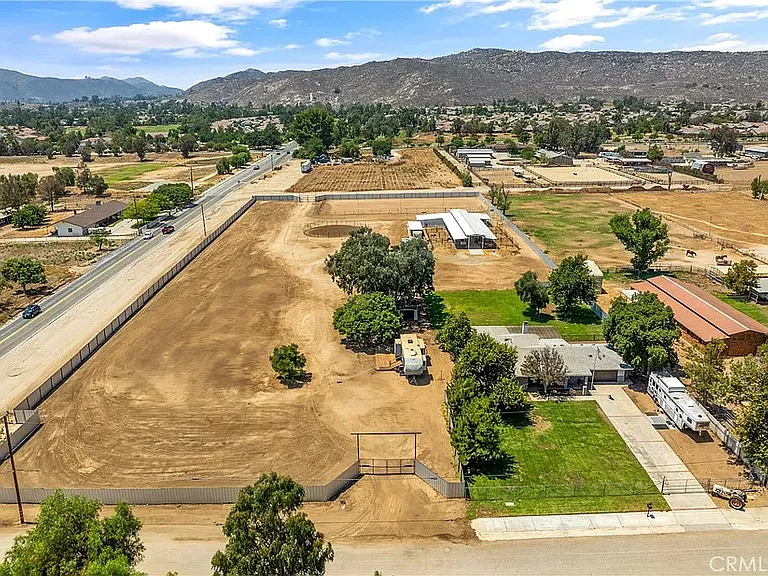 25495 Los Rancherias Rd — Photo 2