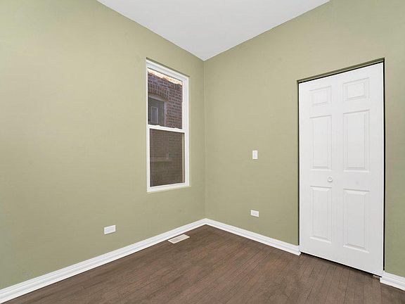5th image of 2509 S 59th Ct