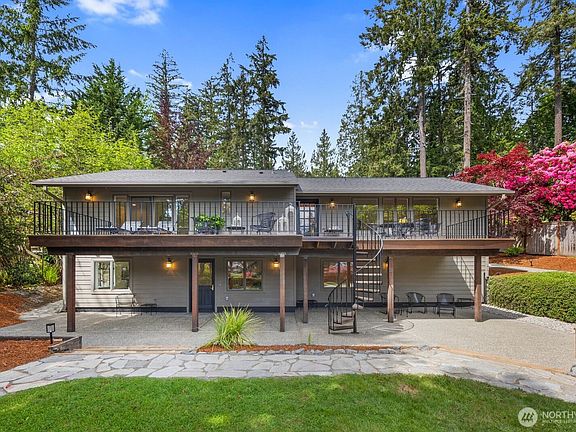 3rd image of 8815 90th Avenue NW