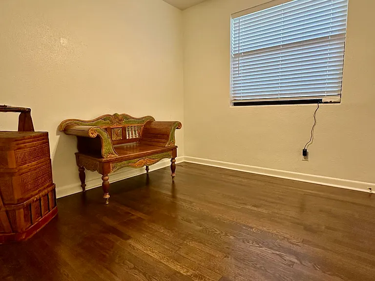 5351 Royce Ave — Photo 11