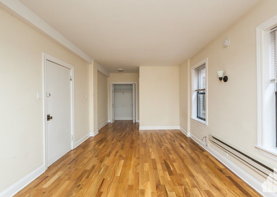 1st image of 1349 N Dearborn St
