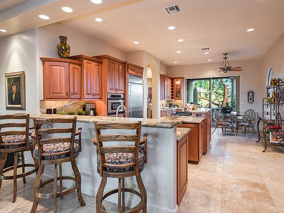 Plenty of Counter Seating