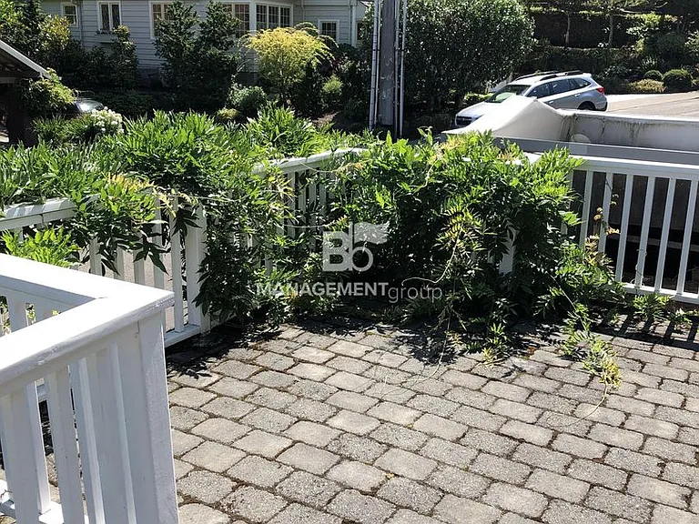 2741 SW Old Orchard Rd — Photo 4